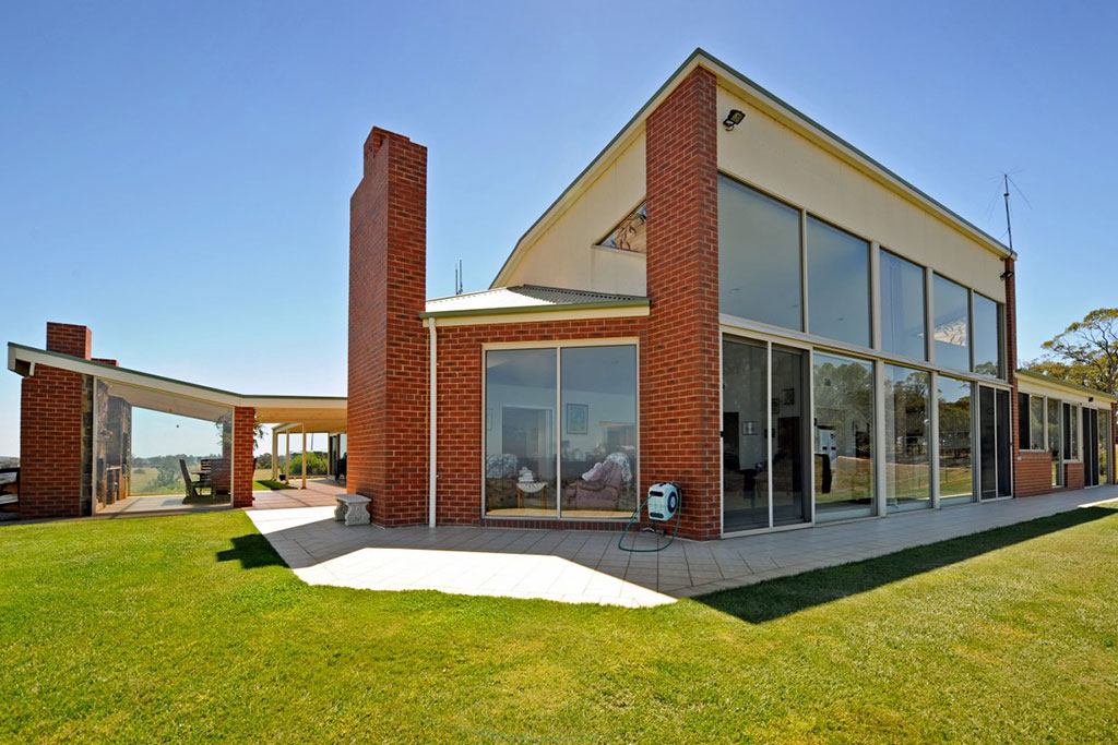 MBAV Best Custom Home Over $280,000 – North East Region 2001